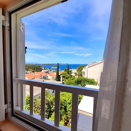 Pensión And Jasna Hvar Town