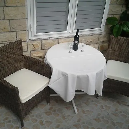 And Jasna Penzion Hvar Town