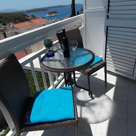 Pensionat And Jasna Hvar Town