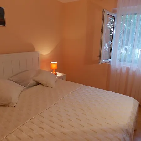 Pensionat And Jasna Hvar Town