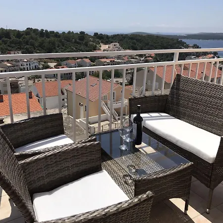 And Jasna Pensionat Hvar Town