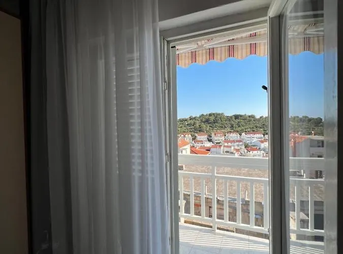 And Jasna Gasthuis Hvar Town