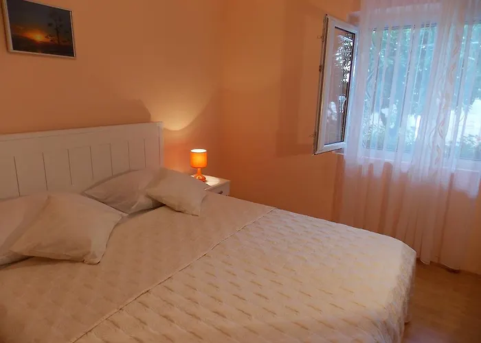 Guest house And Jasna Hvar Town