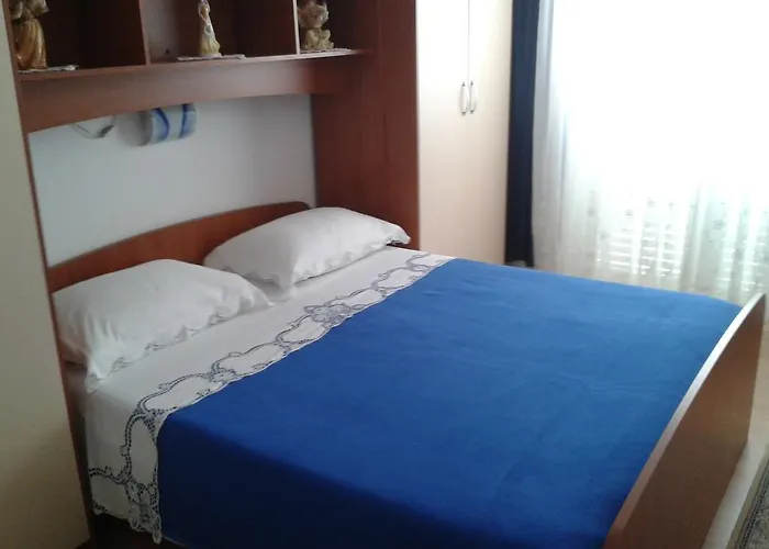 Guest house And Jasna Hvar Town