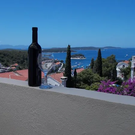 Gæstehus And Jasna Hvar Town