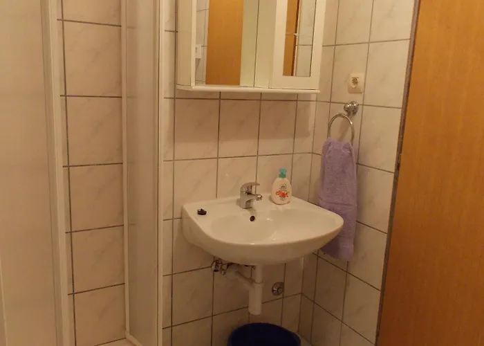 And Jasna חוואר