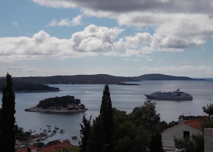 And Jasna בית הארחה